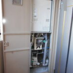 PS扉内後方排気型の暖房給湯器HT4203CRS-8-SW3Qで交換工事完了