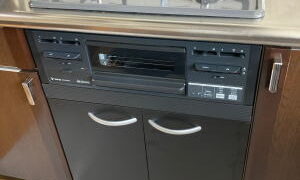 リンナイのビルトインレンジ（RBR-350ENV-13　オーブン部分は1988年製）を撤去して交換用キャビネット+ビルトインコンロで取替