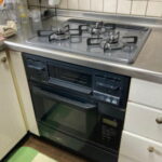 コンロ部分の取付完了　リンナイ製　RBC4VNHN7(B)（東邦ガス型式）