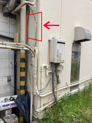 給湯器の設置位置を変えて取替