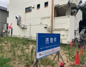 既設と同じ位置に給湯器を設置すると、修理、買い替えが困難になると予想される状況