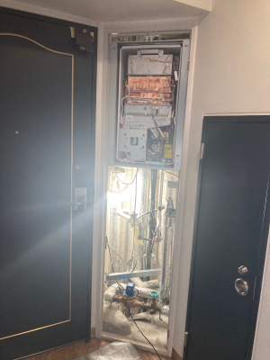 新しい給湯器 RUX-V1615SFFBA(A)-E が付きました