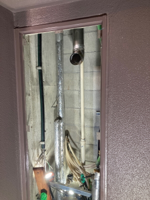 既設の暖房給湯器を取り外し完了