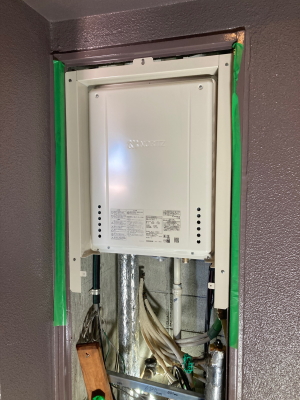 新しいふろ給湯器：GT-2470SAW-TB-1-BL　の本体が無事設置できました