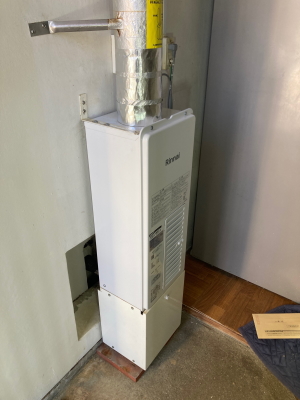 交換完了：FEタイプ強制循環式風呂釜RF-111SWF(A)（リンナイ製）エントツの直径6ｃｍ