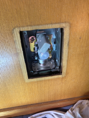 【壁取替ガス栓554用】でガス栓の中身だけを交換したところ