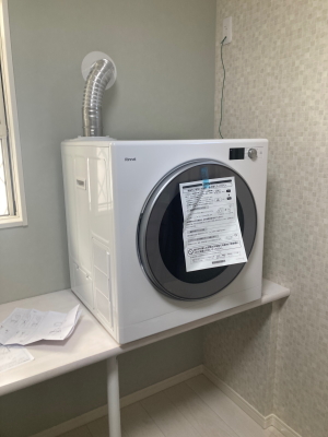 乾燥機本体RDT-63Tと排湿筒の設置完了