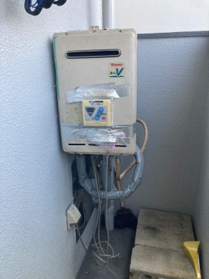 貸し出し用の給湯器を仮設置