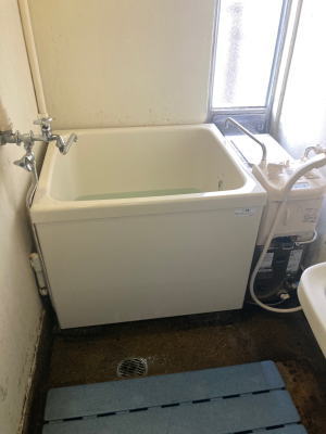後日、浴槽も取替させていただきました